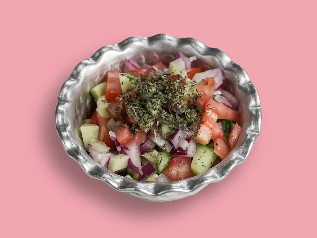 Frischer Salat Shirazi